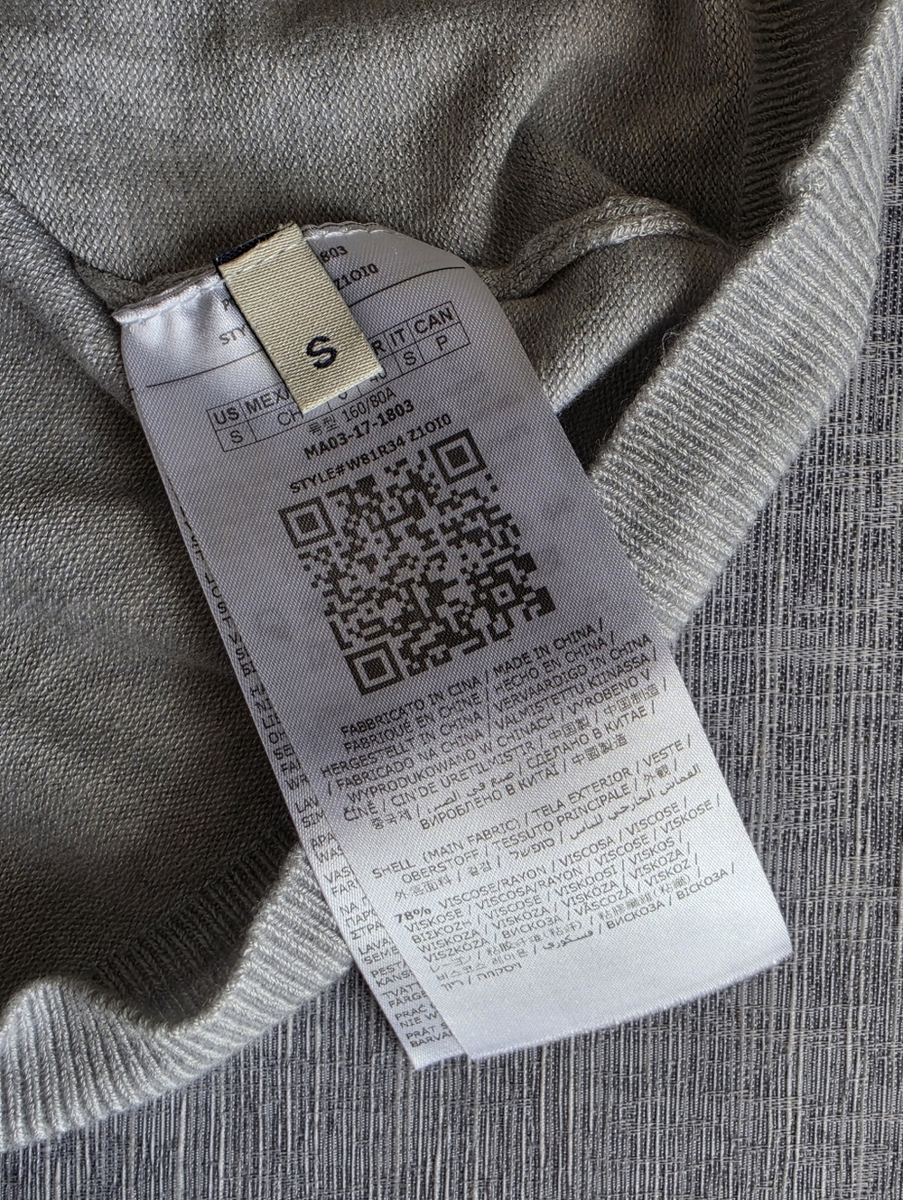 GUESS Women's Long Sleeve Gray Sweater Jewel Accents Size Small - Picture 8 of 10